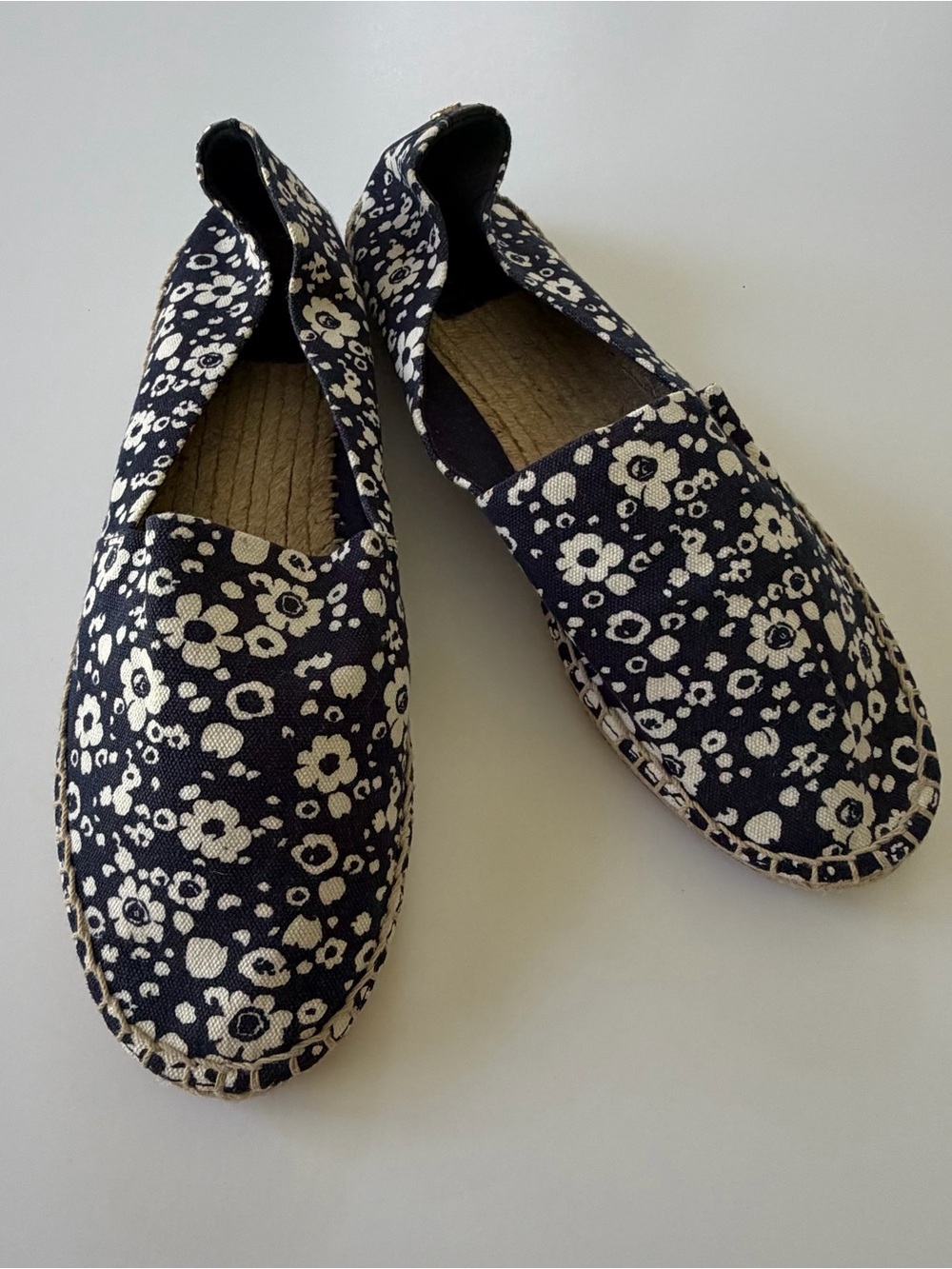 Women's TORY BURCH Navy Ivory Floral Canvas Risa Espadrille Flats Shoes Size 10